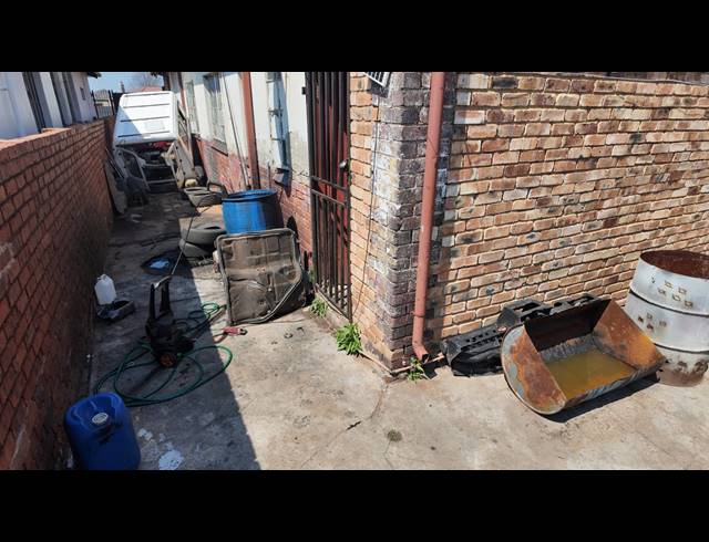 495M² BUSINESS FOR SALE IN SPRINGS CENTRAL